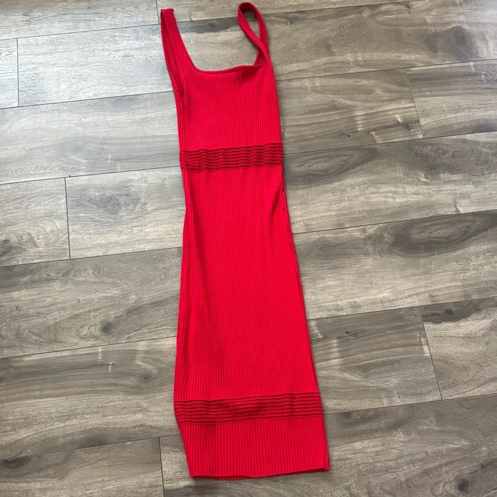 Zara Scarlet Ribbed Midi Dress - Picture 6 of 9